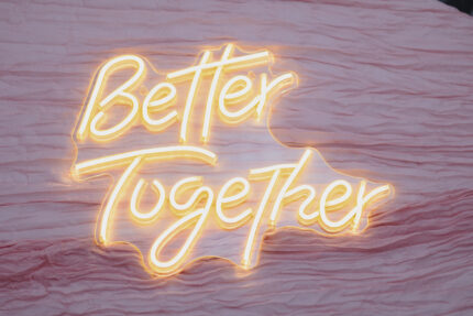 LED nápis - "Better together"