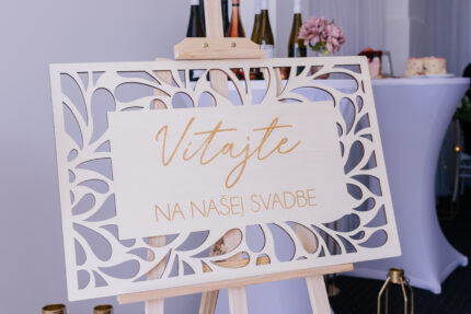 uvítacia tabula - drevená vyrezávaná
